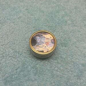 Artistic Gold Round Trinket Box